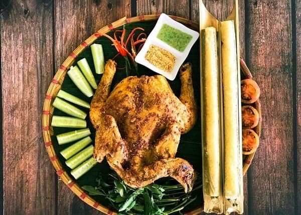 Gà Nướng Cơm Lam Đắk Lắk